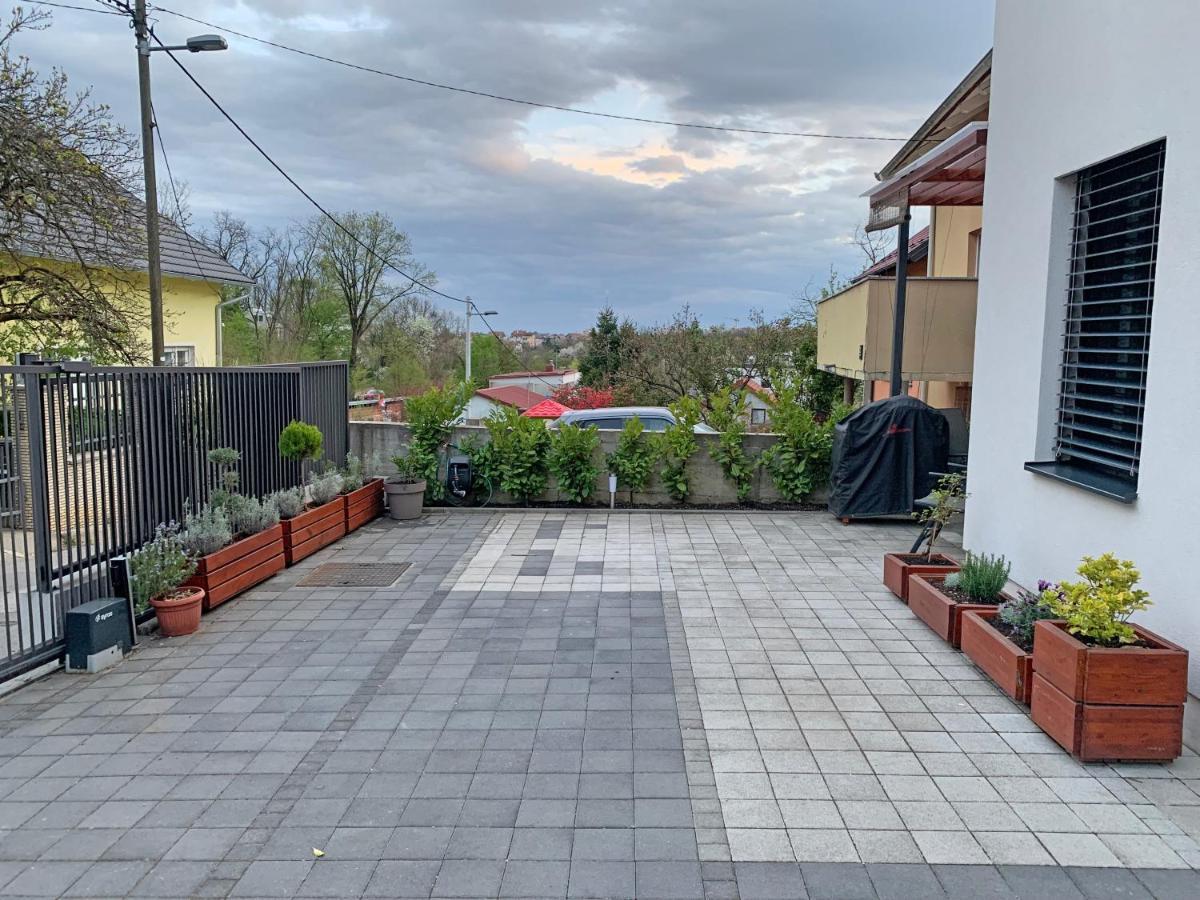 Apartment Maksimir Yard Zagreb Exteriör bild